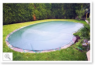 Copertura invernale con occhielli e cavo elastico per piscina interrata a forma libera - Immagine 6